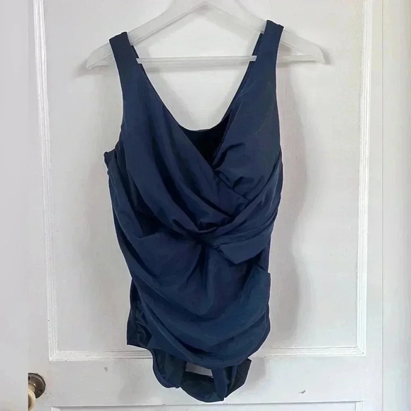 Miraclesuit Plus Size Illusionist Crossover One Piece
Swimsuit 16W NEW - Picture 2 of 5